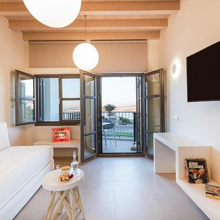 V77 Seafront Suites Rethymno  Exterior photo