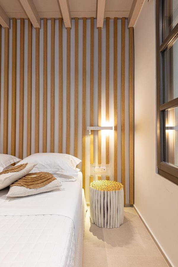 V77 Seafront Suites Rethymno  Exterior photo