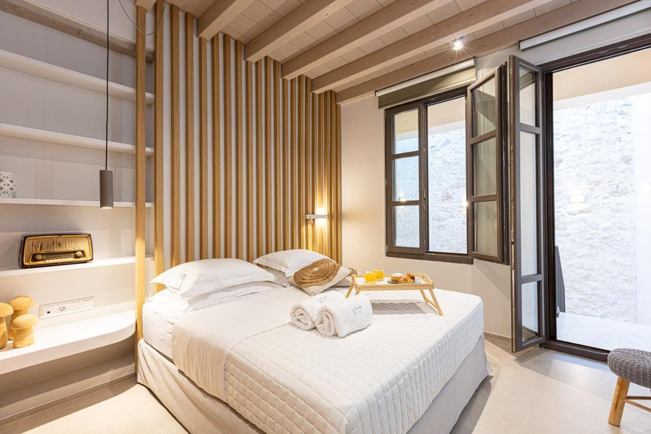 V77 Seafront Suites Rethymno  Exterior photo